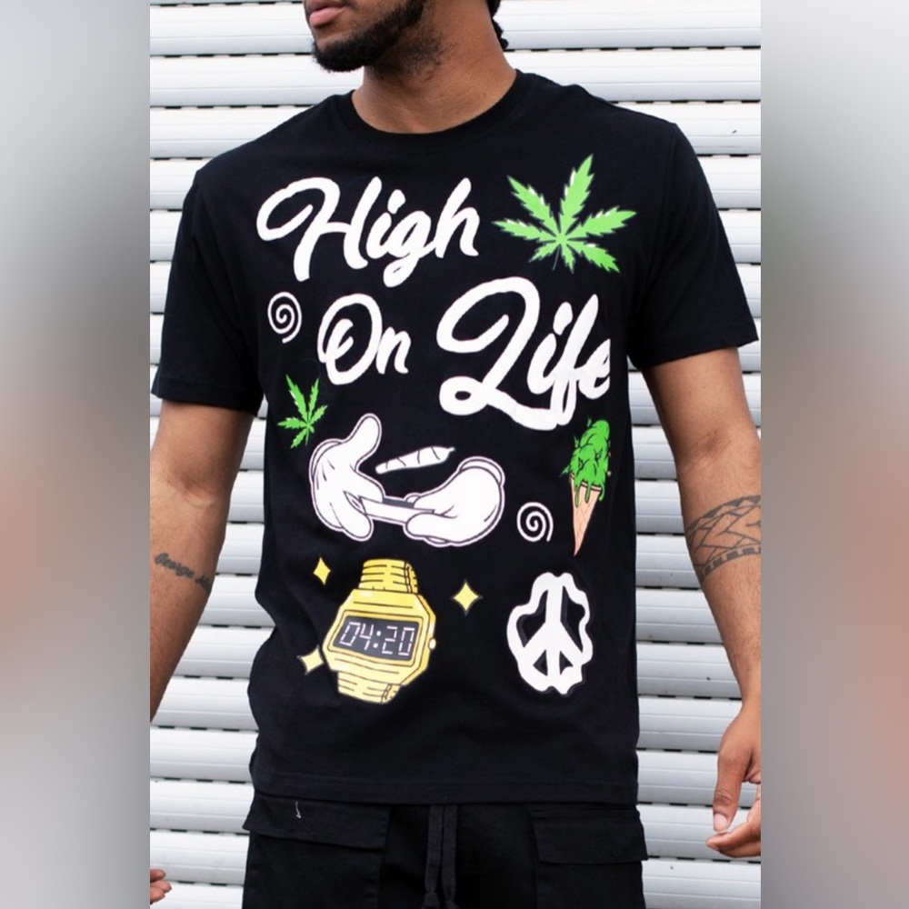 Black and Green Short Sleeve Tee with Eye-Catching Design